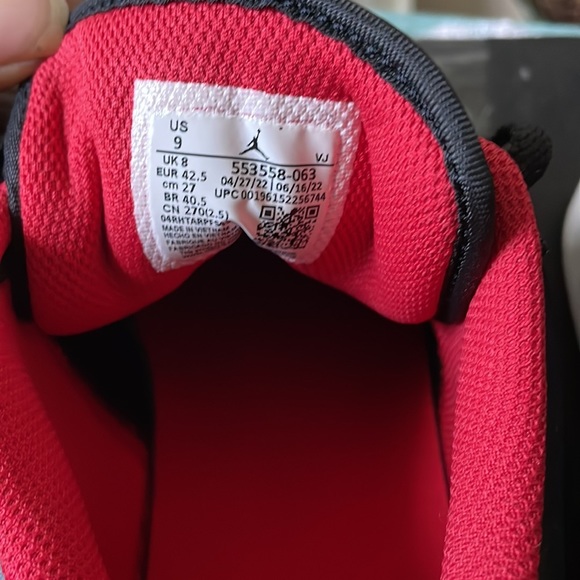 Nike Jordans Men Size 9 - Picture 12 of 12